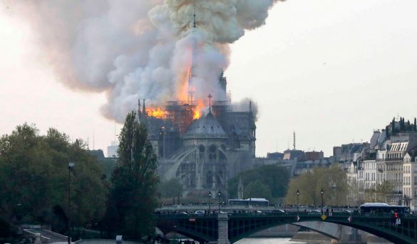 El turismo mundial de luto por siniestro destruyó catedral de Notre Dame