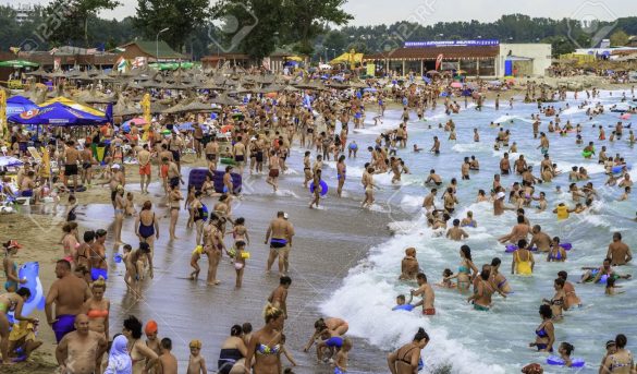 Vacacionistas de Semana Santa llenan playas RD.