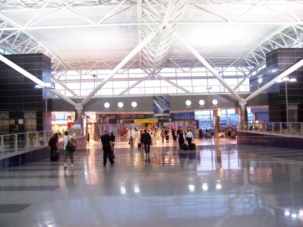 Autoridades transporte aéreo USA advierten, Tapones en Aeropuertos en el Verano debido a Auge Economia