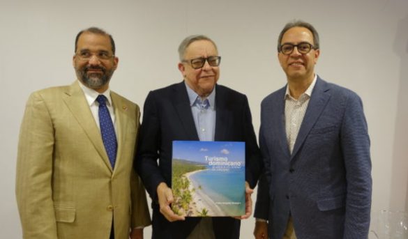 Circula en España el libro “Turismo dominicano: 30 años a velocidad de crucero”