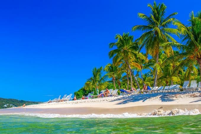 El turismo dominicano flota, bajo el embate de campaña internacional