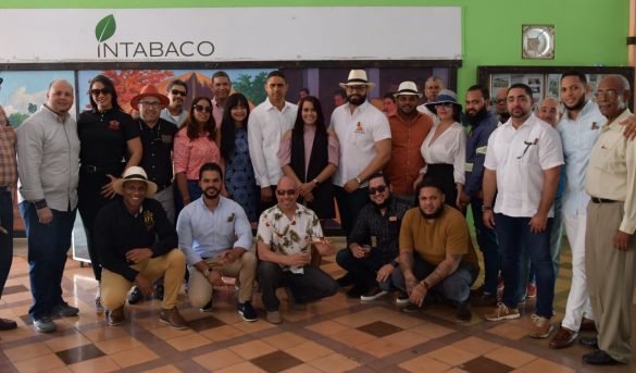 Con atractivo turístico Intabaco exhibe en feria calidad del tabaco