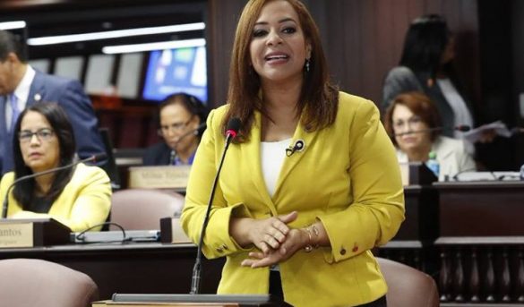 Karen Ricardo plantea convertir a Santo Domingo Este en destino turístico