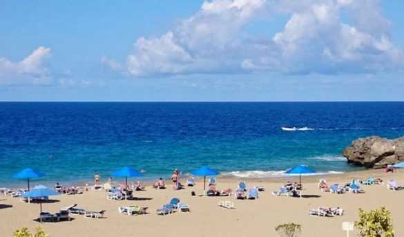 Dominicanos que vienen como turistas gastan casi 50% más por noche que el turista extranjero