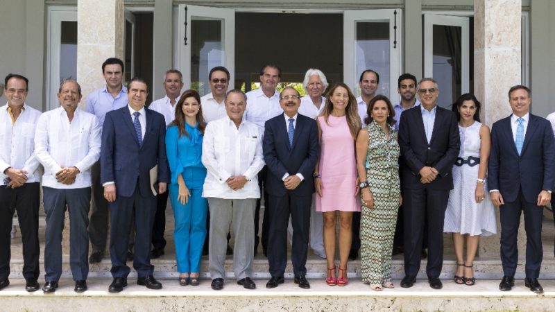 Presidente Danilo Medina se reúne con hoteleros región Este