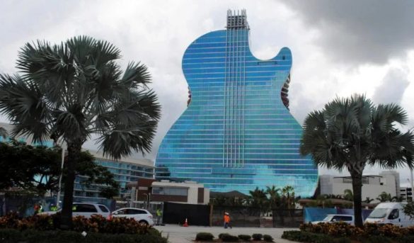 El Próximo 24 de Octubre, en La Florida, USA ,abre sus puertas el Primer gran Hotel en forma de Guitarra Eléctrica
