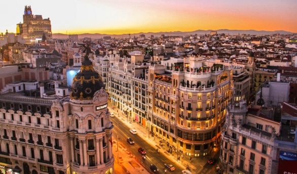 Economía/Turismo.- El acuerdo del Brexit es una buena noticia para el turismo español que impulsaría viajes británicos