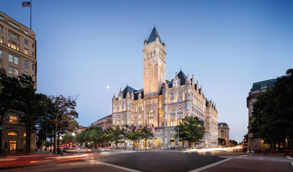 Tras serias acusaciones de corrupción, Donald Trump pone en venta hotel en Washington