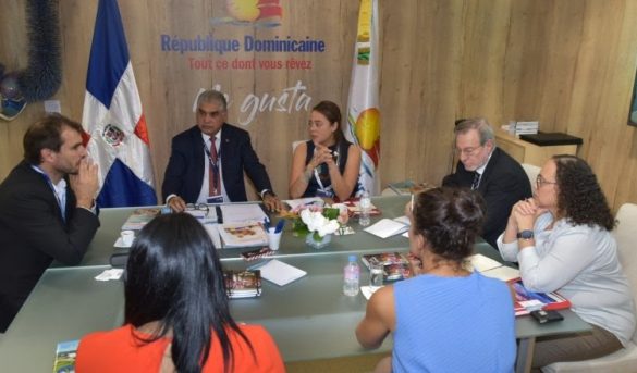 Logra importantes acuerdos para sector turístico de RD