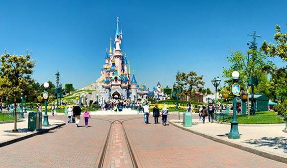 La magia de la Navidad llega a Disneyland París