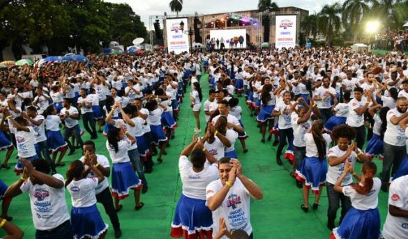 República Dominicana rompe récord Guinness bailando merengue