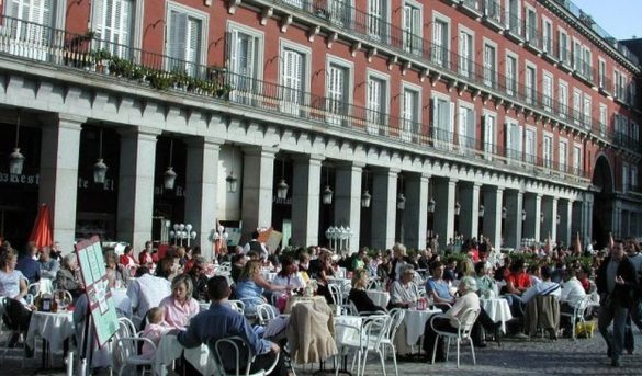 La desaceleración económica hace mella en el turismo: caen los mercados europeos