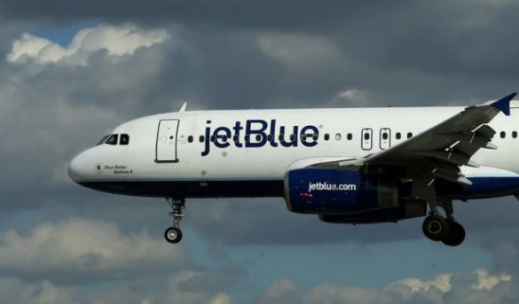 Cómo viajar entre las fiestas y no desesperar en el intento