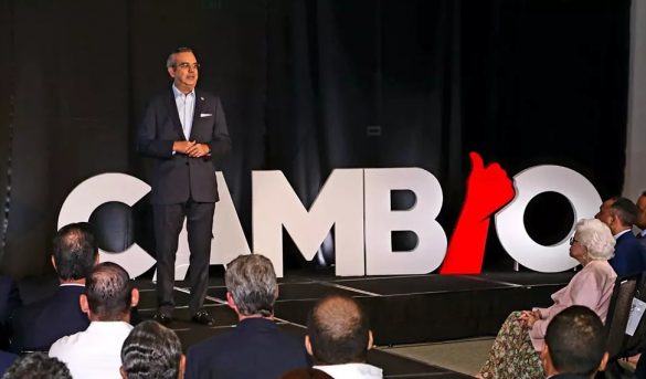 Abinader define planes impulsar el sector turístico