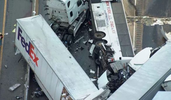 Accidente de bus turístico en autopista de EE.UU. deja un balance de cinco muertos