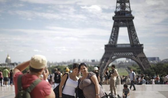 El coronavirus impacta turismo en Francia