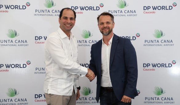 Aeropuerto Punta Cana y DP World Caucedo firman acuerdo para primer Parque Logístico