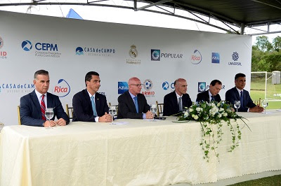 Leyenda del fútbol español inaugura escuela  Fundación Real Madrid en Rep. Dominicana