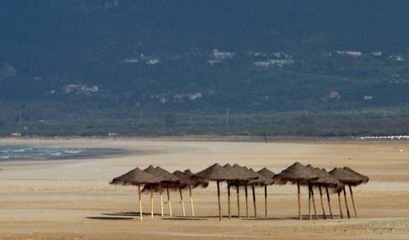 El sector turístico español da por perdido el verano