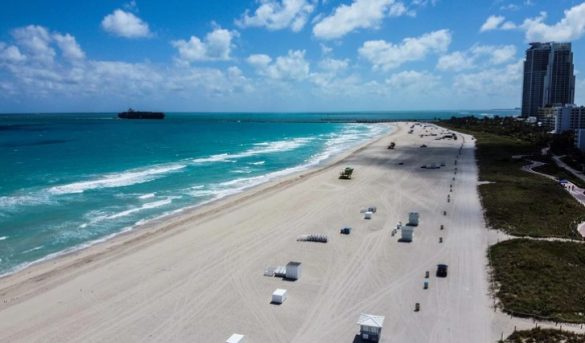 El gobernador de Florida autorizó la reapertura de las playas con horarios limitados