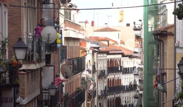 Video: Vecinos se saludan con suape