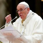 El papa celebra sin público la misa del Domingo de Ramos