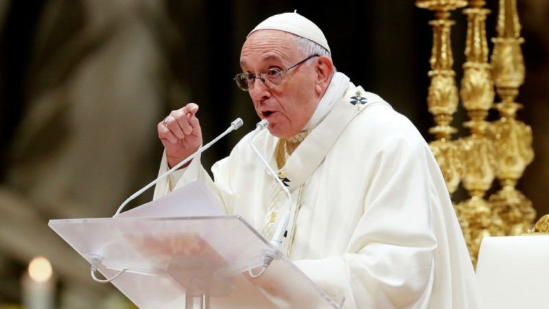 El papa celebra sin público la misa del Domingo de Ramos