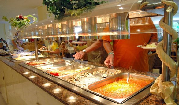 Bufés, higiene, mascarillas... Cómo rediseñar el hotel para el día después del Coronavirus