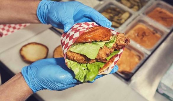 Uber Eats estrena opción que permite a usuarios contribuir con restaurantes