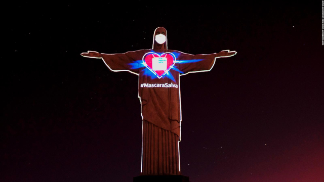 El Cristo Redentor de Río de Janeiro también tiene máscara