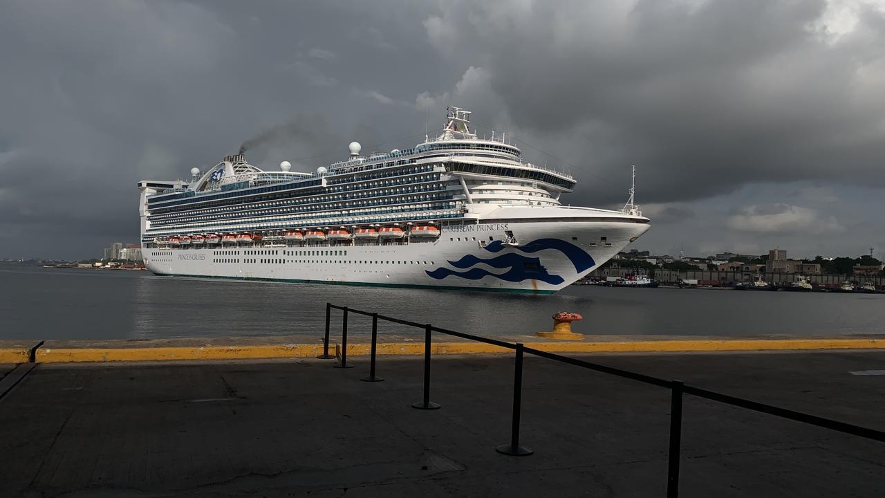 Atraca crucero en Puerto Santo Domingo procedente de las Bahamas con dominicanos a bordo