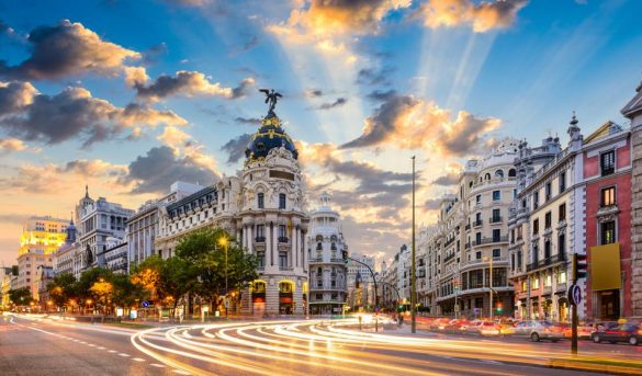 España abre puerta llegada de turistas franceses, italianos y alemanes sin cuarentena a mediados de junio