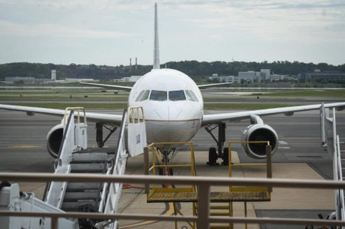¿Miedo al virus en el avión? Frontier Airlines ofrece comprar el espacio alrededor