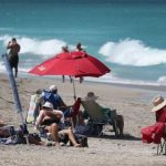 Florida aprueba abrir Palm Beach, y Miami busca permitir algunos negocios