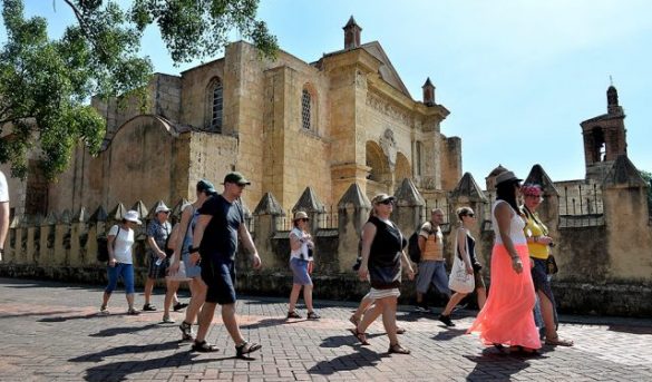 El COVID-19 será duro revés para las metas de empleo y turismo