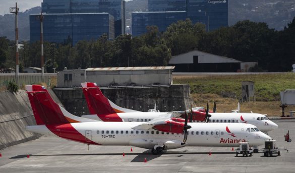 Avianca, la primera víctima de una industria aérea latinoamericana en la cuerda floja