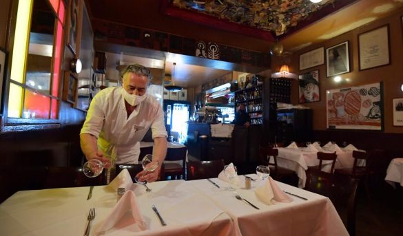 Los restaurantes de Alemania reabren con nuevas reglas y menos clientes