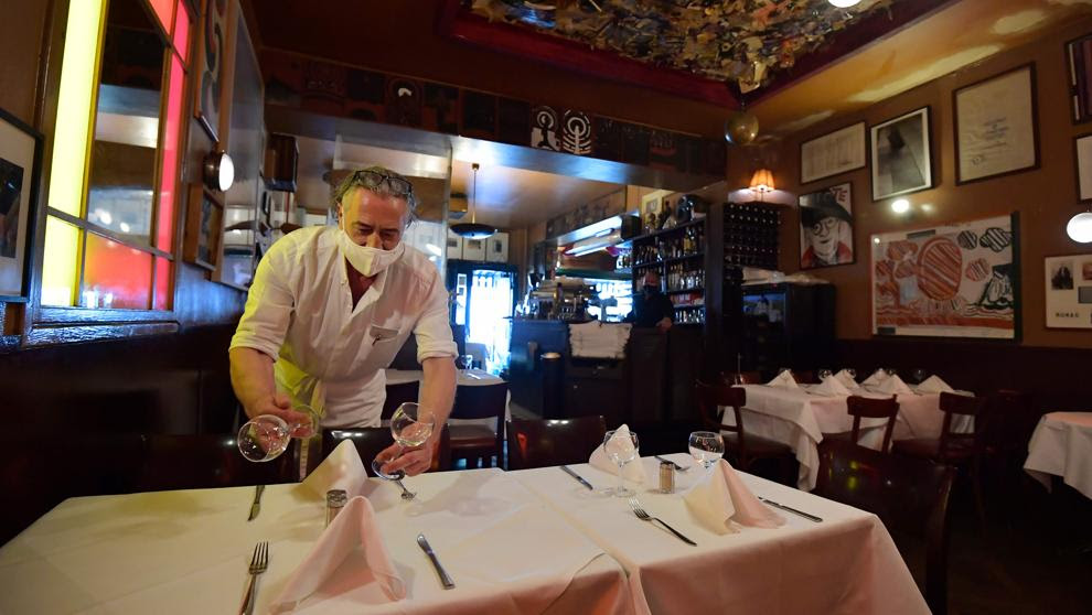 Los restaurantes de Alemania reabren con nuevas reglas y menos clientes