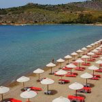 Los griegos estrenan las playas bajo una ola de calor y con distanciamiento