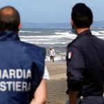 Italia se prepara para el verano: toma de temperatura en las playas y diez metros entre sombrillas