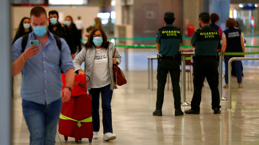 En Europa los aeropuertos reabren con normalidad a pesar de las críticas a los controles anticovid