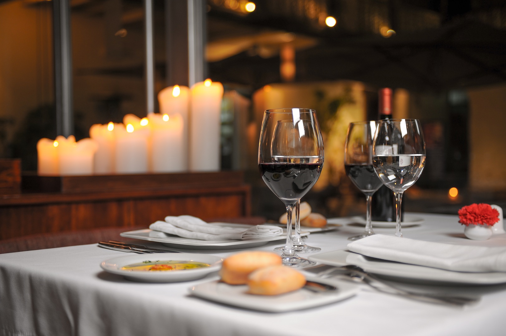 Restaurantes piden atender mitad de sus mesas; no sólo el 30%