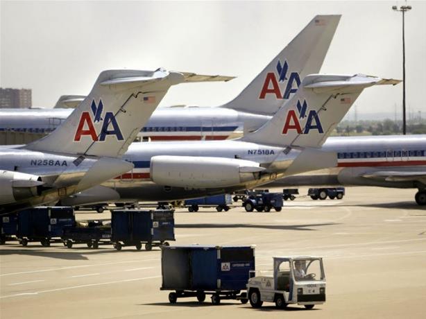 American Airlines advierte que podría despedir hasta 25,000 trabajadores