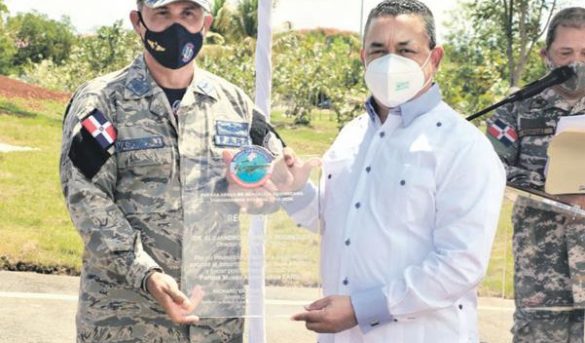 Fuerza Aérea reconoce labor de Herrera a favor de la aviación