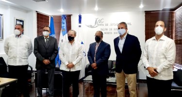 Líderes de aeropuertos privados de RD abordan futuro de la industria