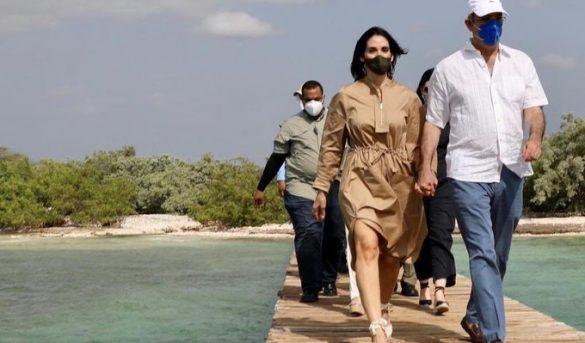 Presidente Luis Abinader llega a Pedernales y desde allá escribe primer Twitter