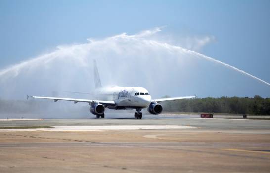 ¿De qué países vinieron los turistas en el mes de la reapertura?