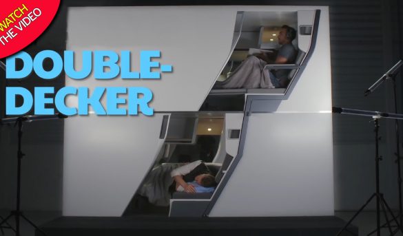 El diseño del asiento económico de dos pisos significa que los pasajeros pueden quedarse acostados para dormir