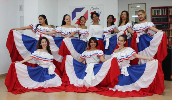RD se promueve en Montreal, Canadá de la mano de su ballet folklórico
