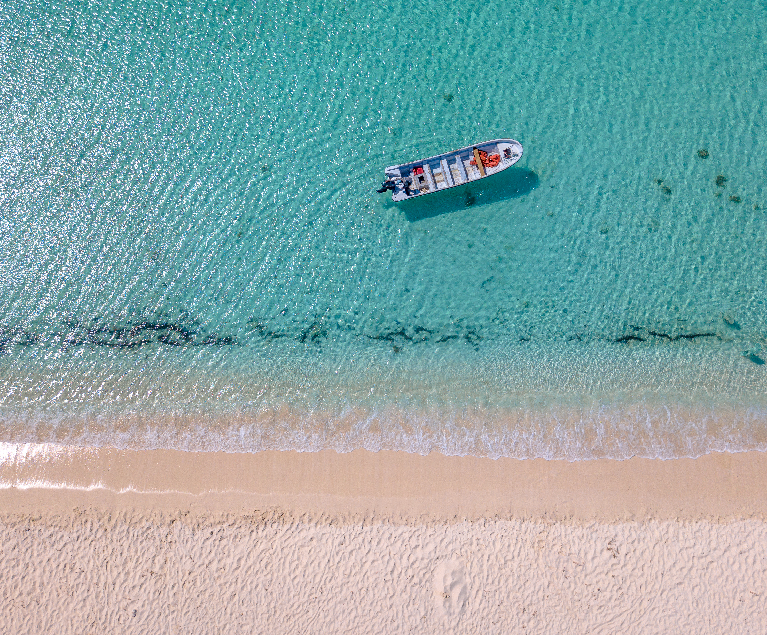 Bahía-de-las-águilas-Foto-de-Amilcar-Kalaf